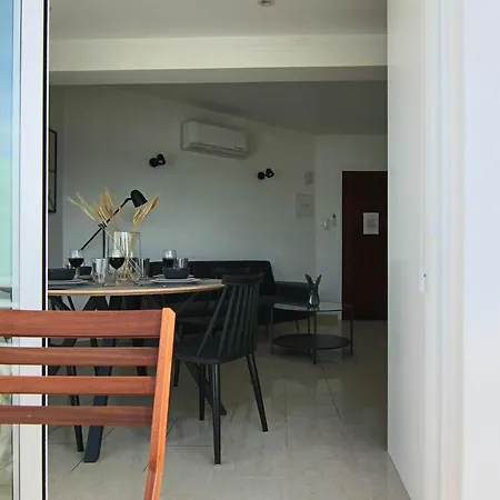 Seaside Junior Lighthouse 63 * פאפוס