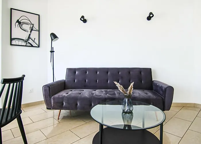 Seaside Junior Lighthouse 63 Апартаменты Пафос