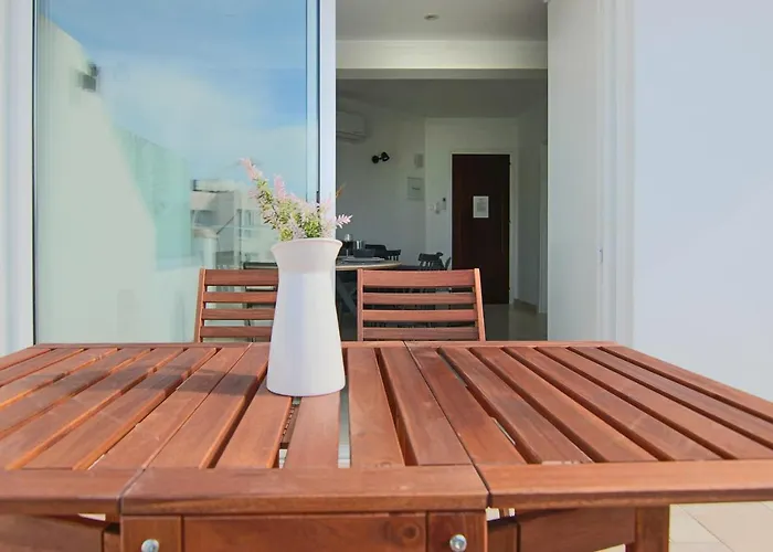 Seaside Junior Lighthouse 63 *