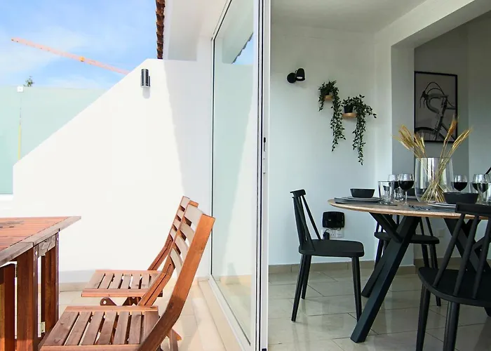 Seaside Junior Lighthouse 63 Апартаменты Пафос