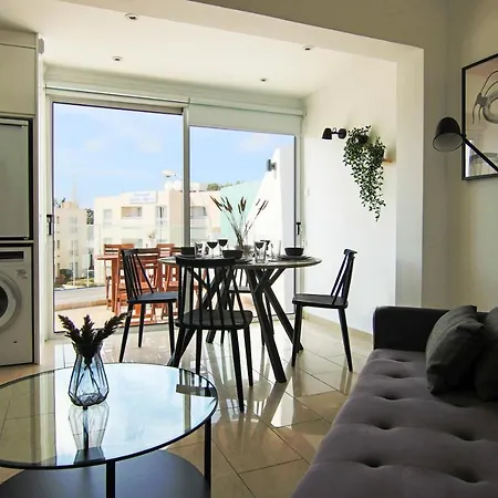 Phaedrus Living Seaside Junior Lighthouse 63 Apartment